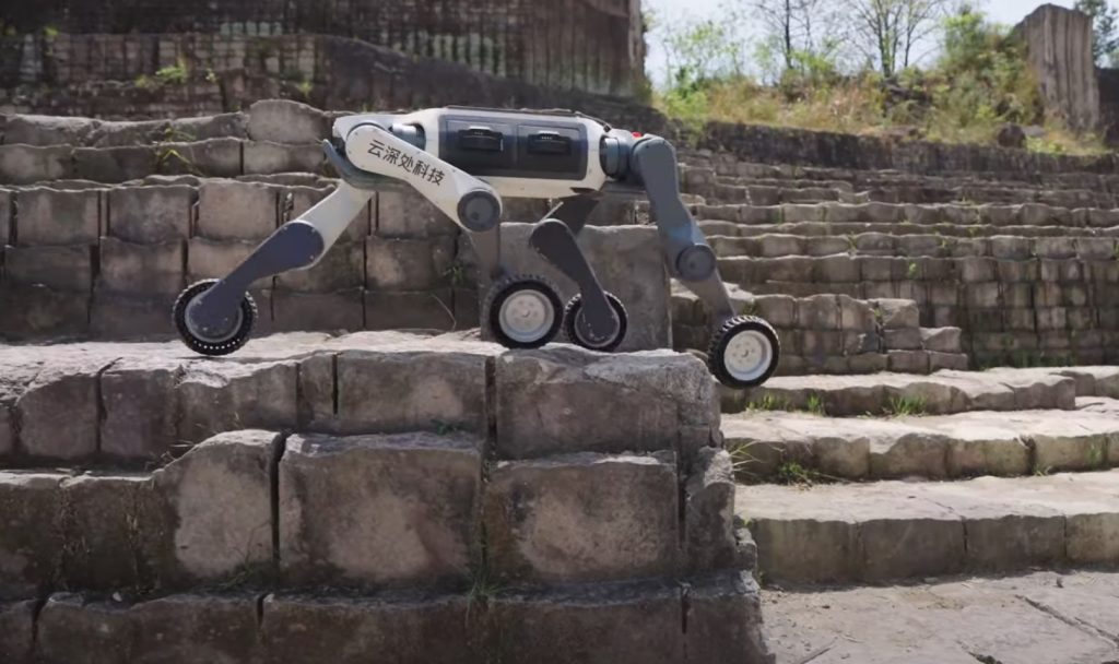 Ny klatrende robothund fra Kina klar til å overleve alt fra ørkensand til ruiner og katastrofer