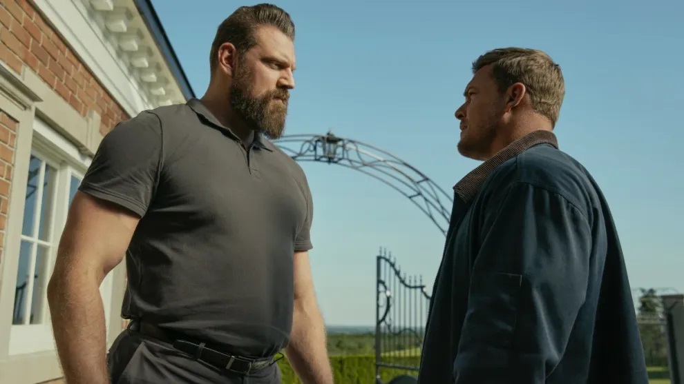 Alan Ritchson lover: «Den villeste kampen noensinne» i Reacher sesong 4